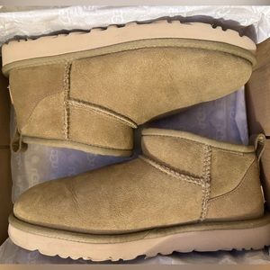 Women’s classic ultra mini UGG